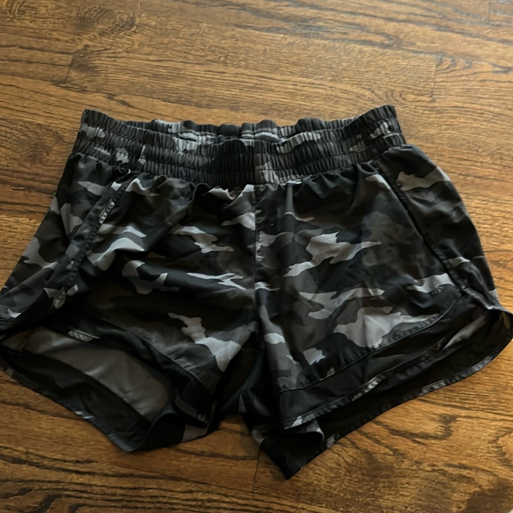 Camo Athleta Racer Run Shorts. Size M. Great condition. 4 inch.